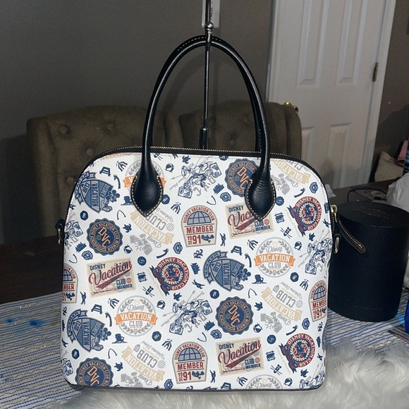 Disney Vacation Club Mickey Dooney & Bourke Satchel Crossbody Purse EUC - Picture 4 of 13
